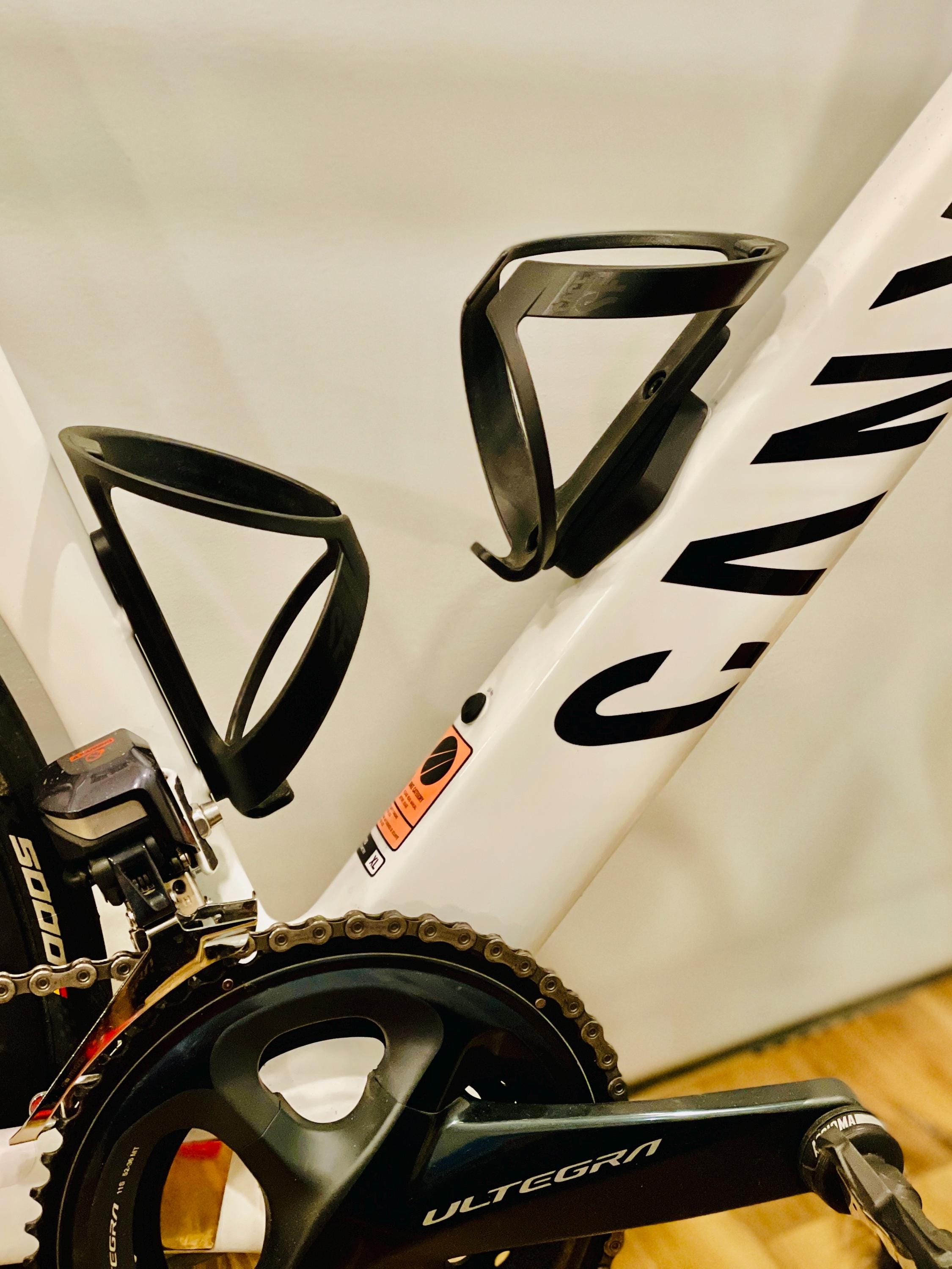 Hidden Bike Tracker Case — Discret Mount Under Bottle Cage for Anti-Theft Security Cycling