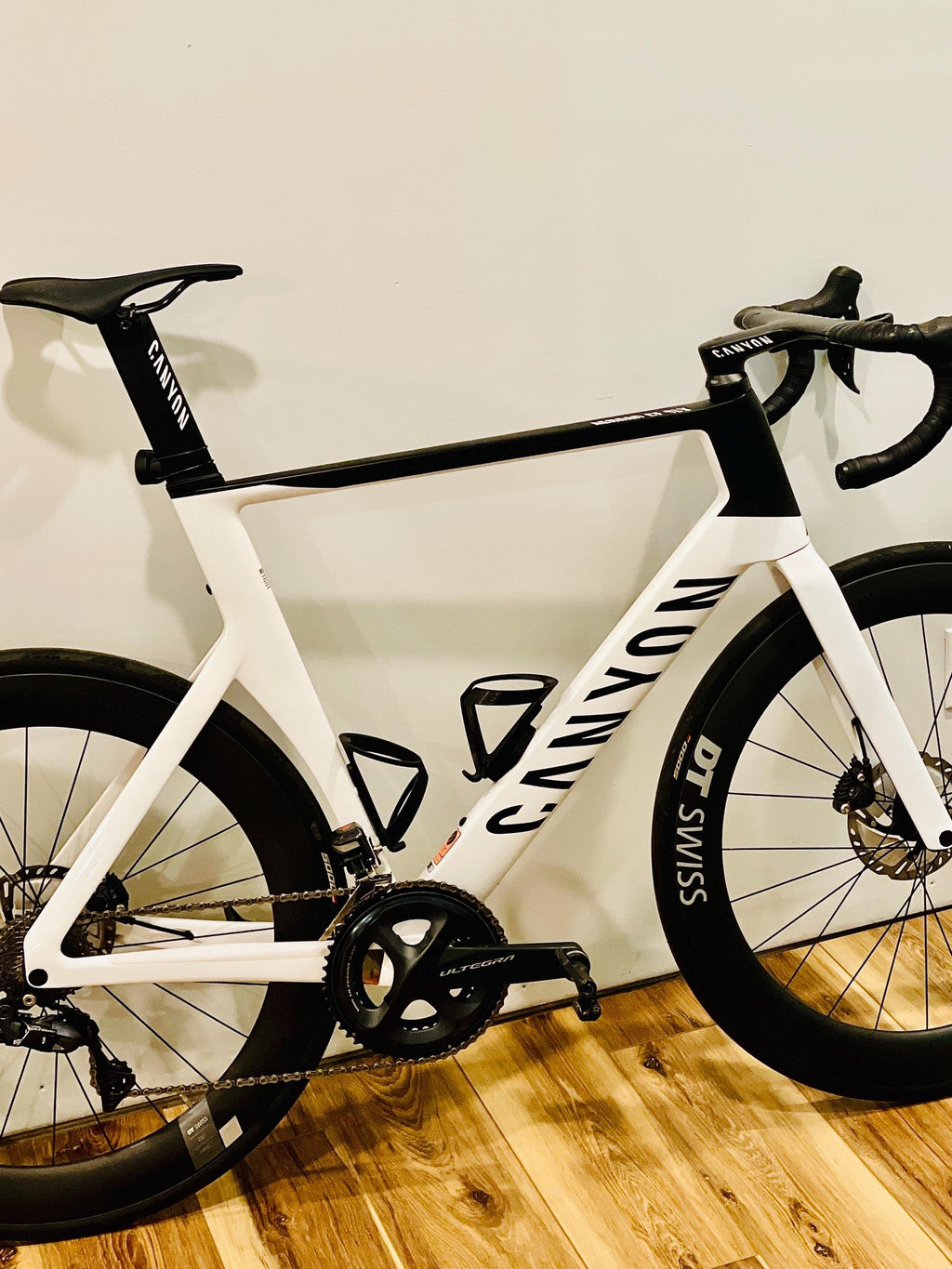 Hidden Bike Tracker Case — Discret Mount Under Bottle Cage for Anti-Theft Security Cycling