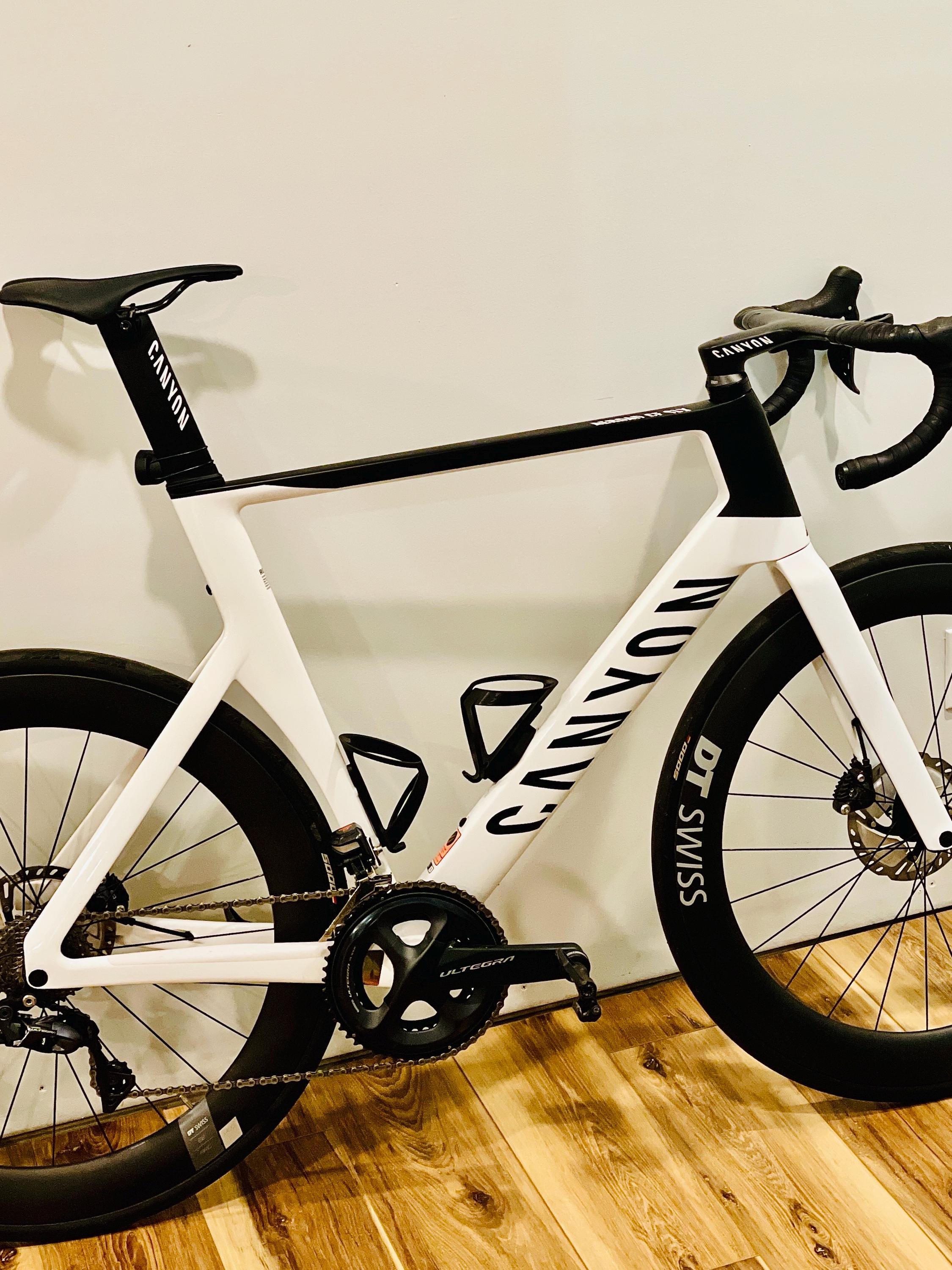 Hidden Bike Tracker Case — Discret Mount Under Bottle Cage for Anti-Theft Security Cycling